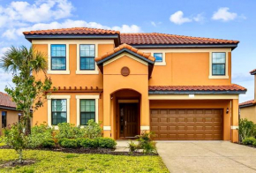 Large family friendly Vacation Home, Private Pool, Golf course location, Nr Orlando Disney Parks Florida